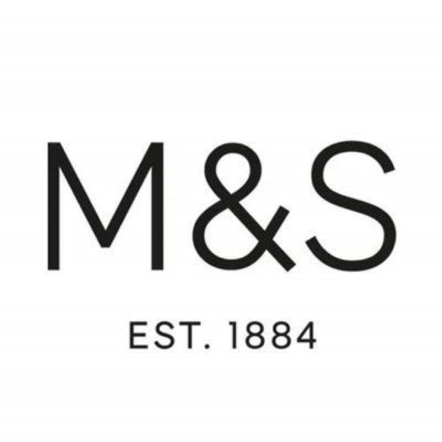 M&S red pepper pitta chips 150g, imported from the UK