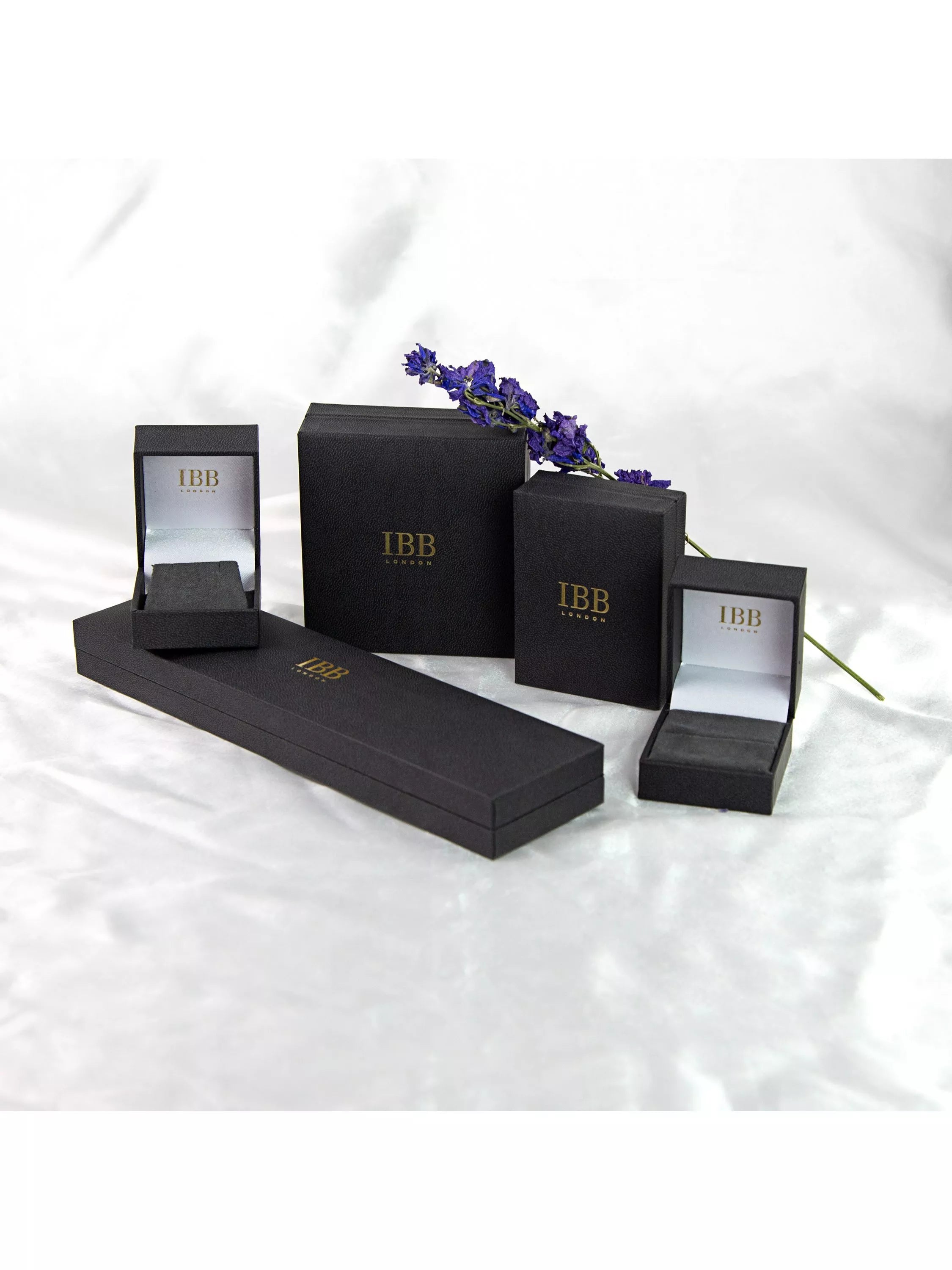 IBB 9ct gold patterned edge bangle - British product