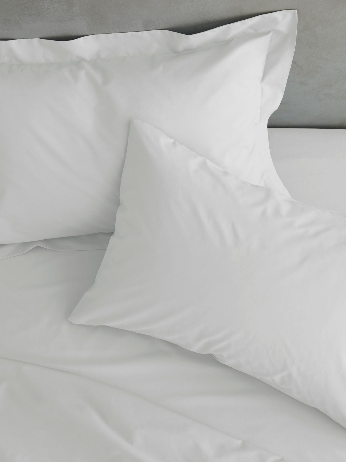 Catherine Lansfield White Easy Care Percale fitted sheet - British product