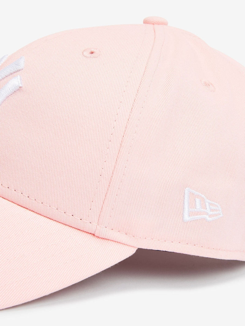 New Era Yankees 9FORTY cap peach pink, imported from the UK