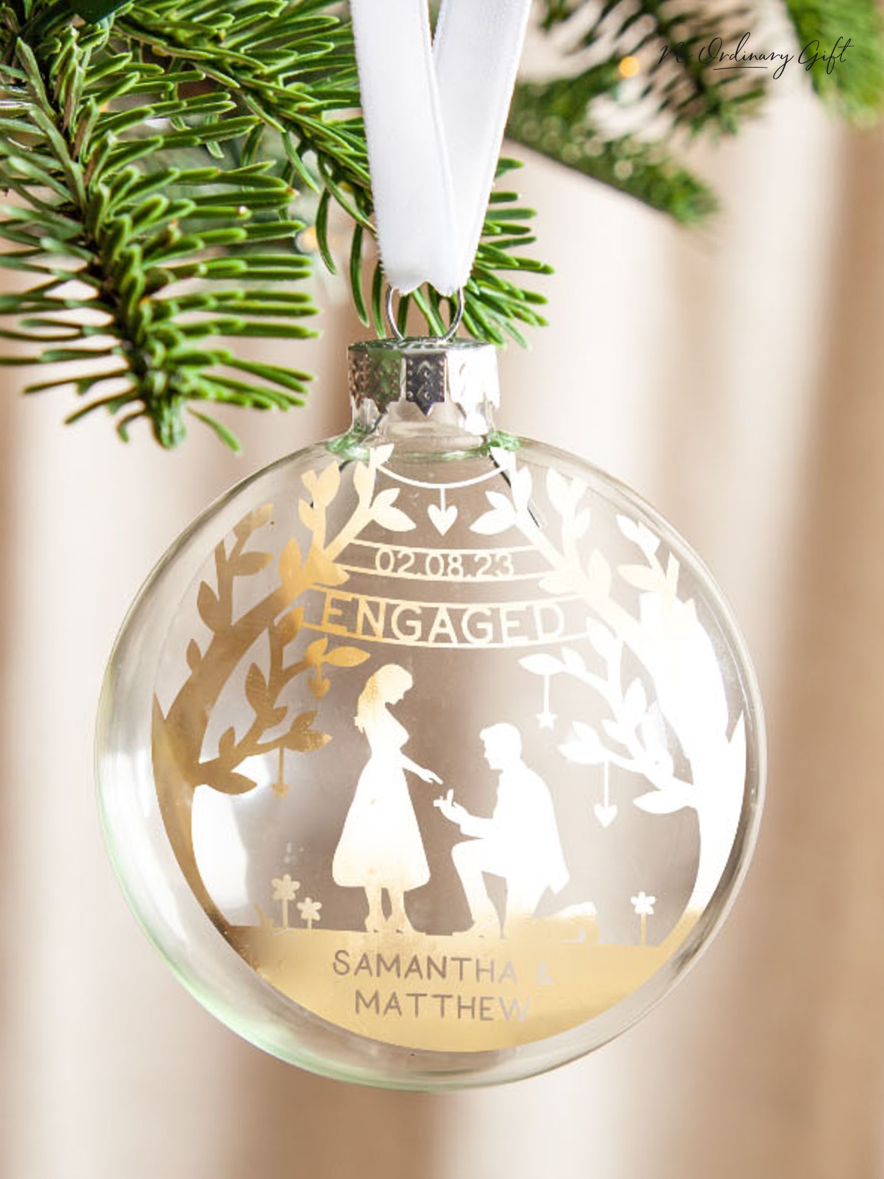 No Ordinary Gift engagement bauble couple silhouette 8x8cm, UK version