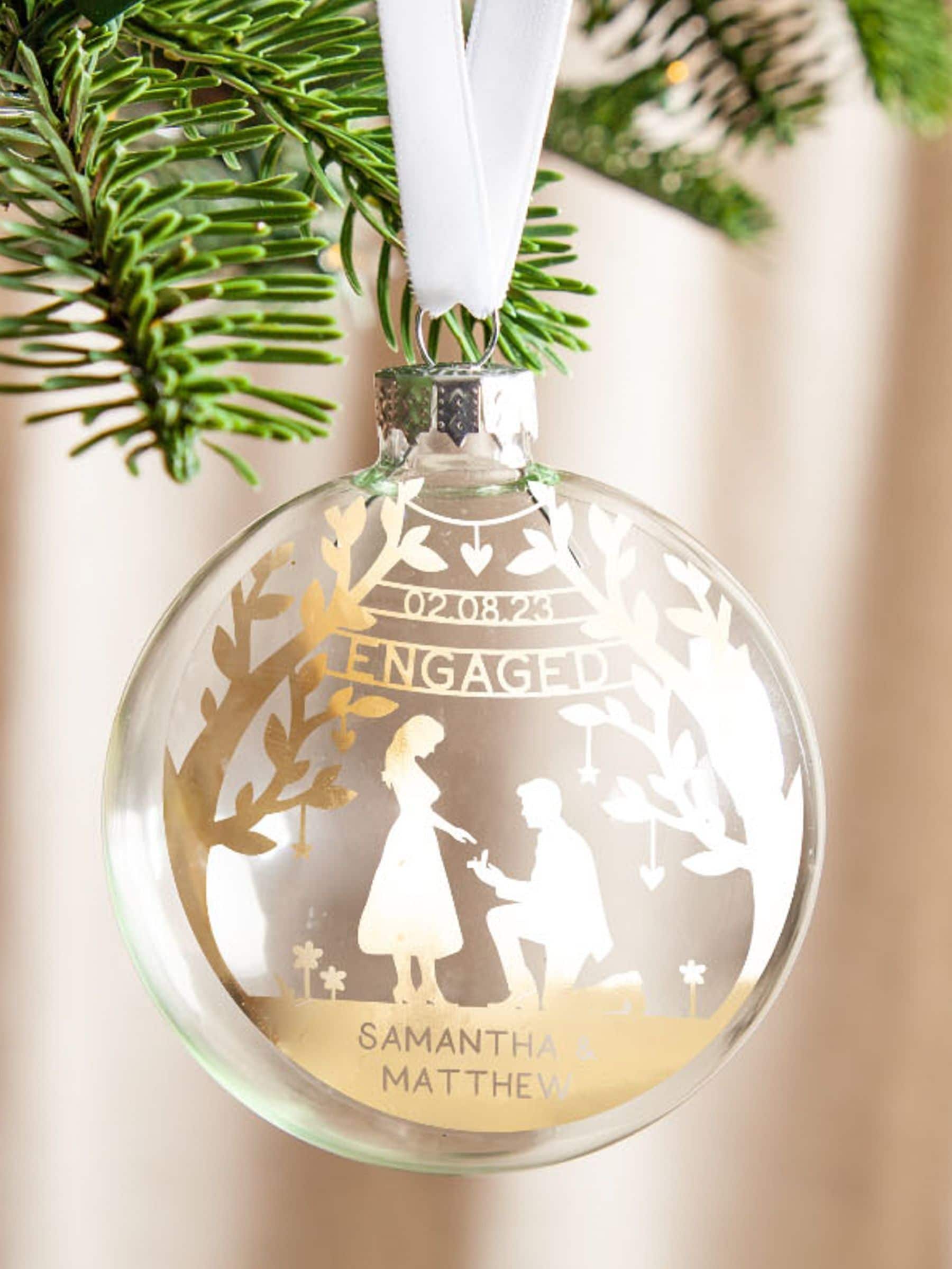 No Ordinary Gift engagement bauble couple silhouette 8x8cm, UK version