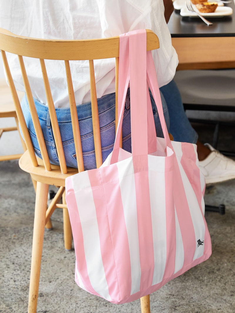 Dock & Bay Malibu Pink foldaway travel bag, UK version