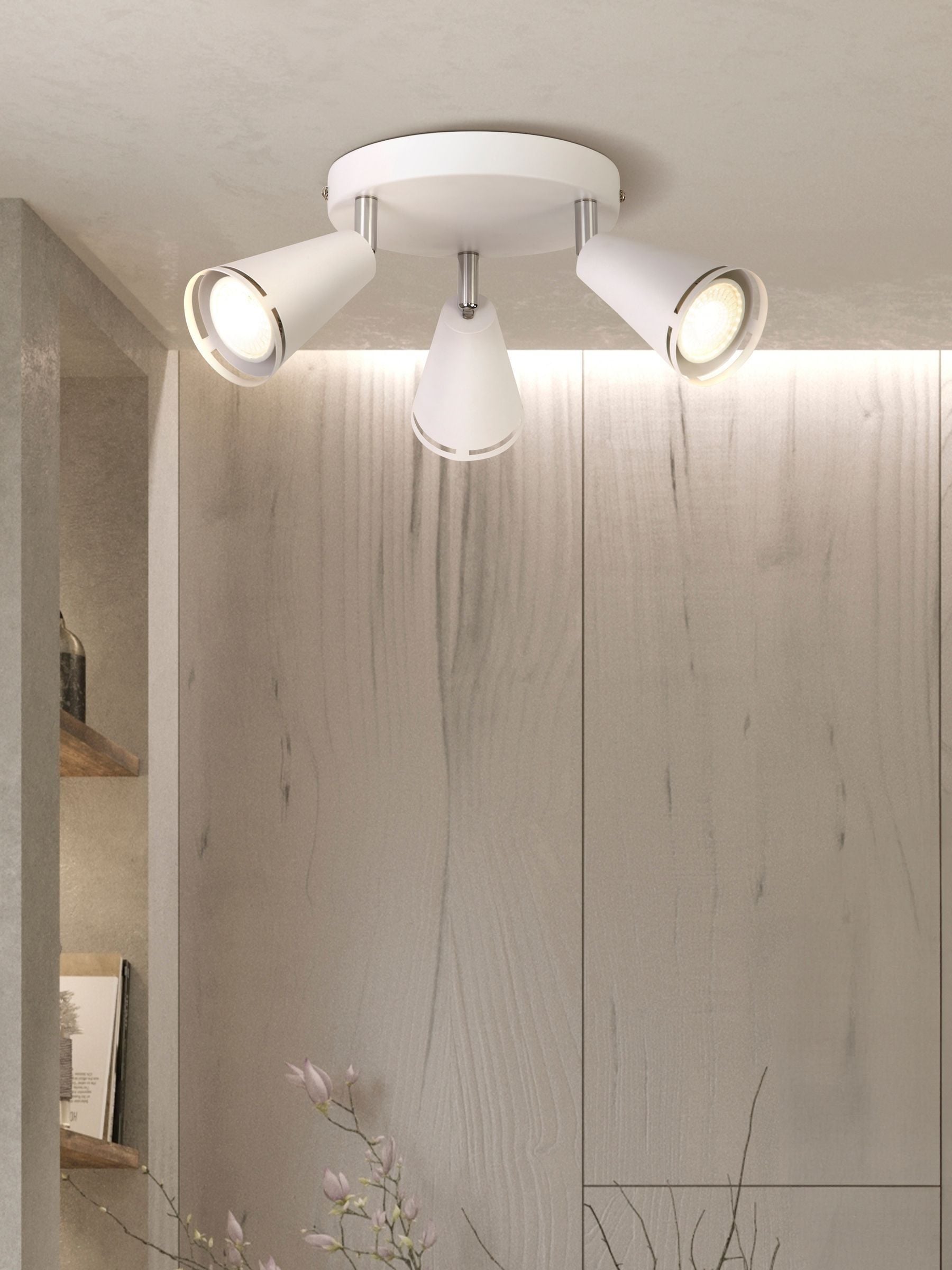 Searchlight Astrid 3-light ceiling spotlight, UK version