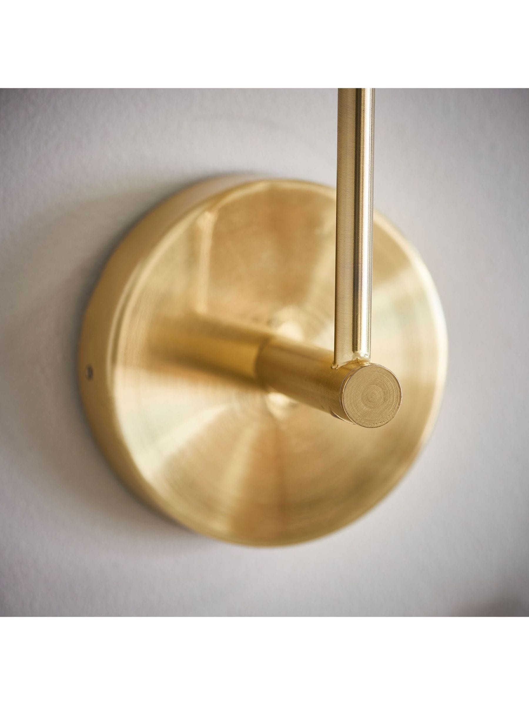 Gallery Home Springfield wall light in brushed gold with 14cm height - British product