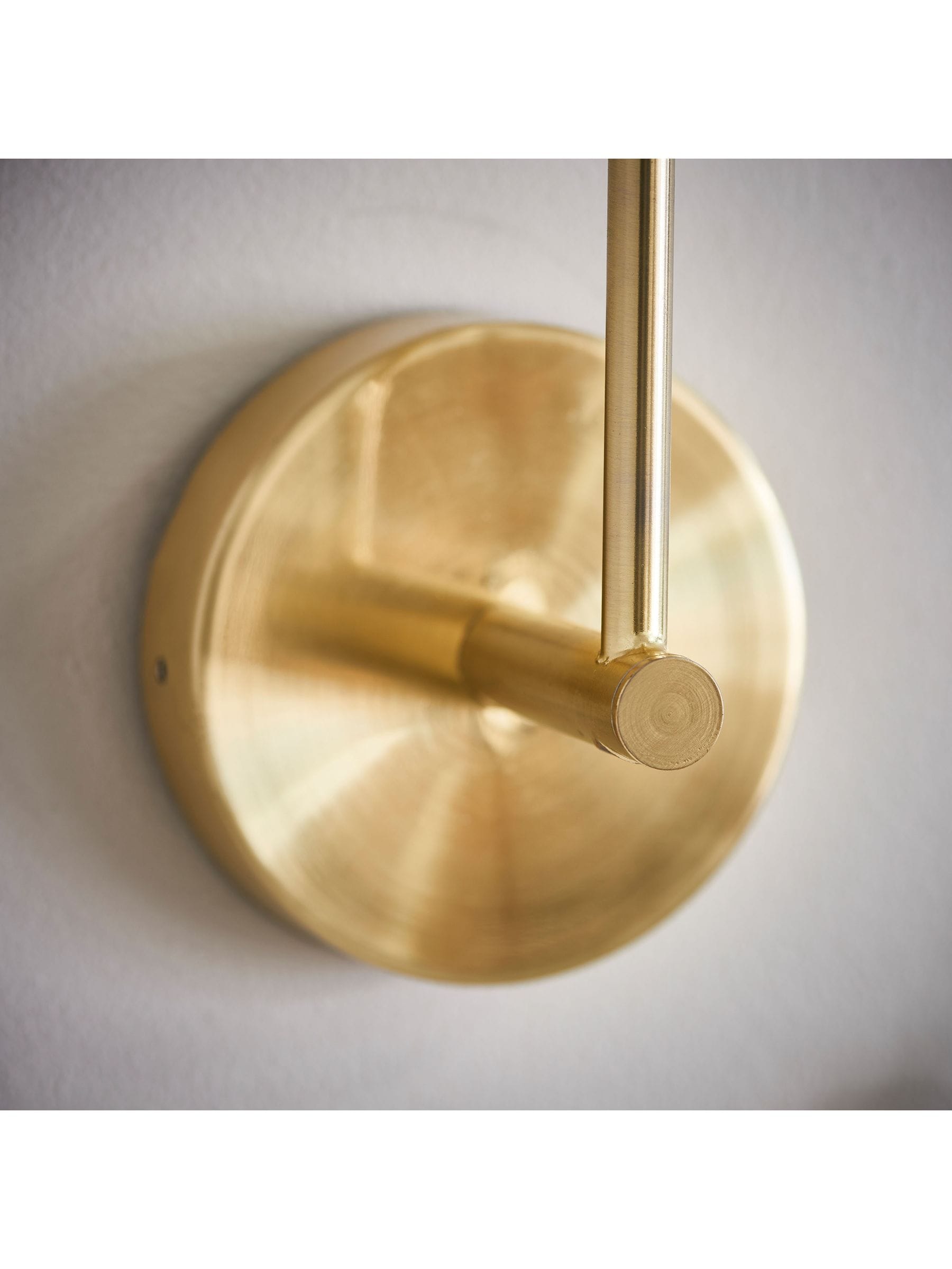 Gallery Home Springfield wall light in brushed gold with 14cm height - British product