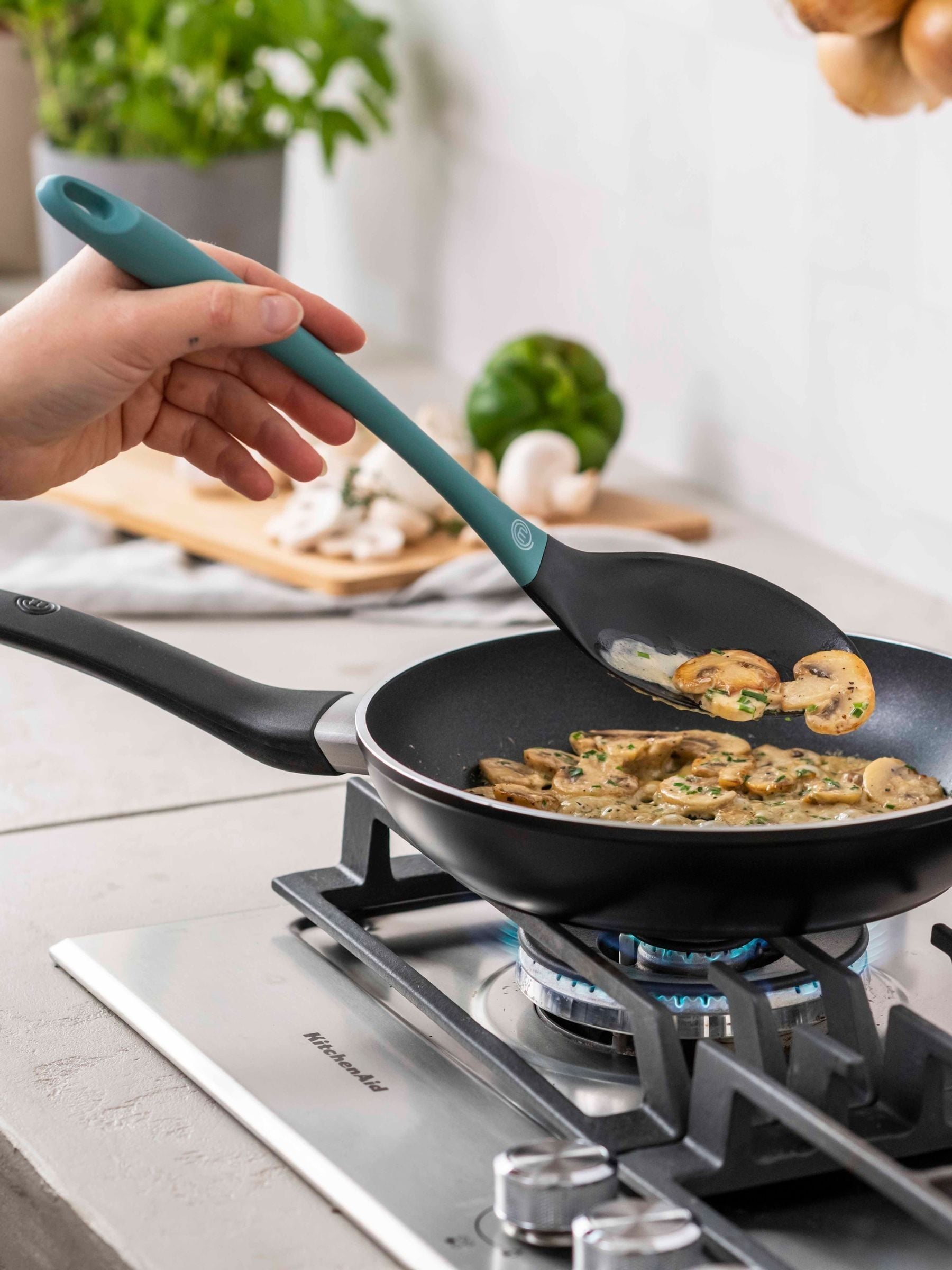 Masterchef black frying pan 28cm, UK version