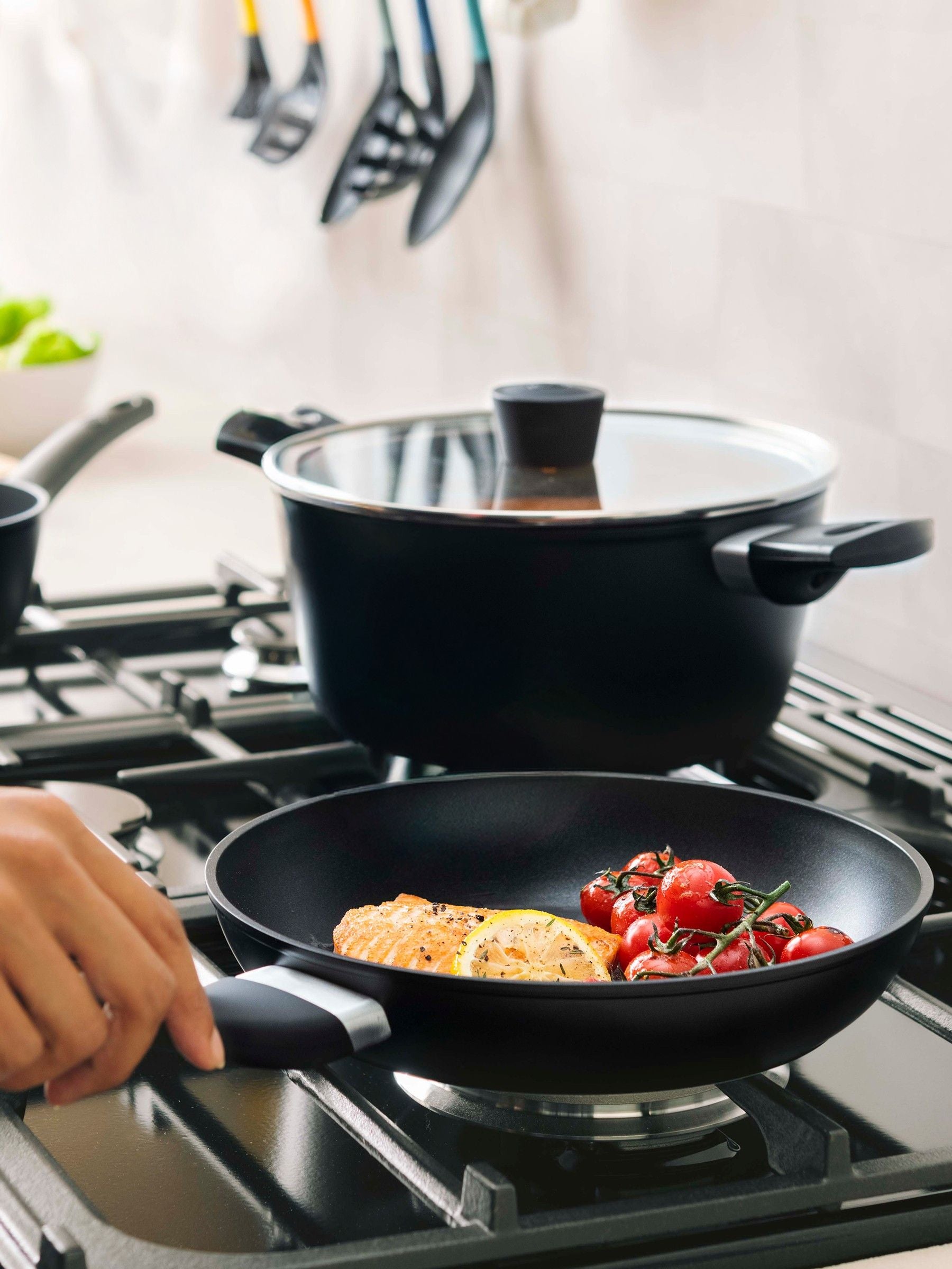 Masterchef black frying pan 28cm, UK version