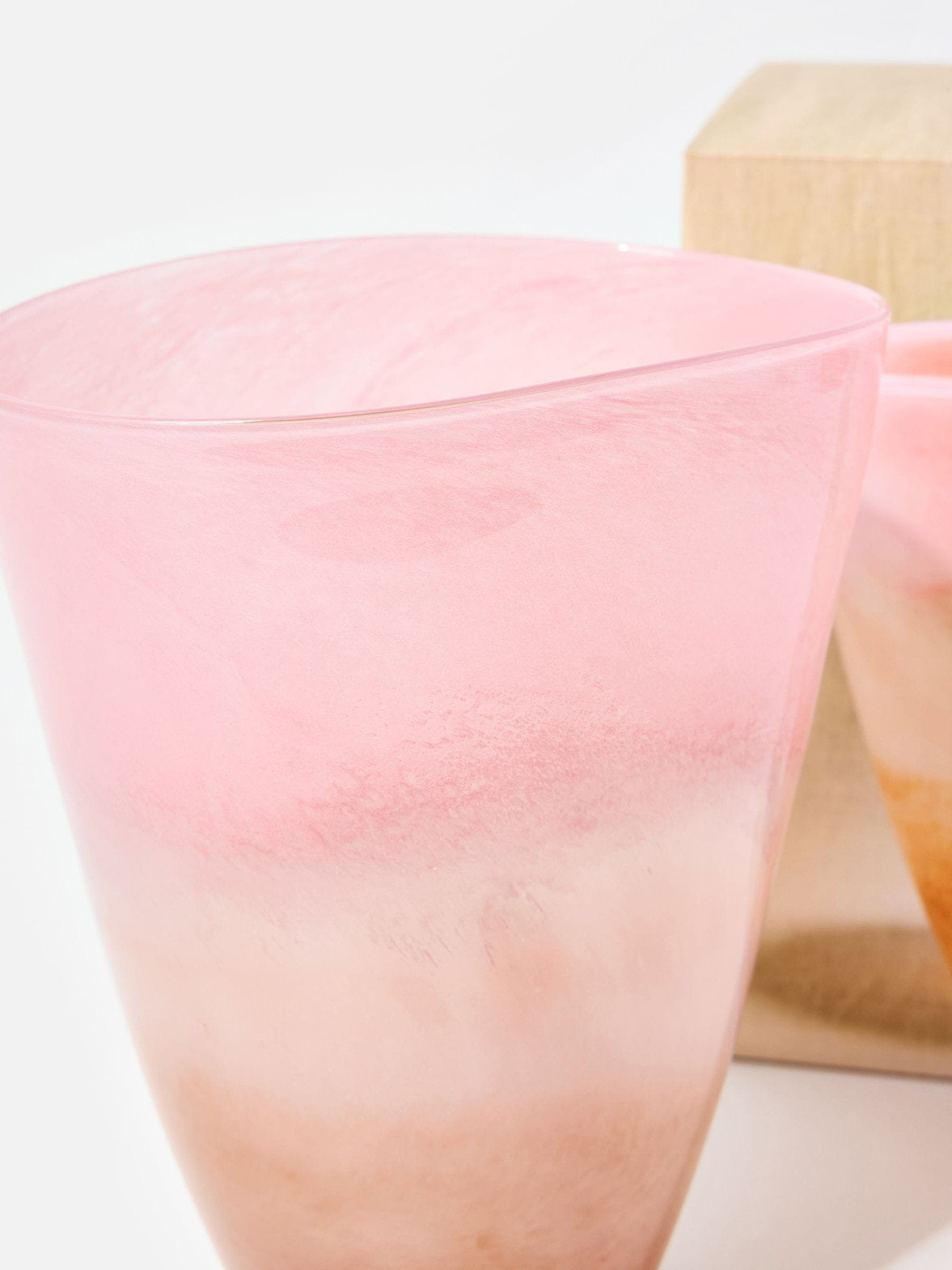 Oliver Bonas Solana pink glass vase 24cm, UK version